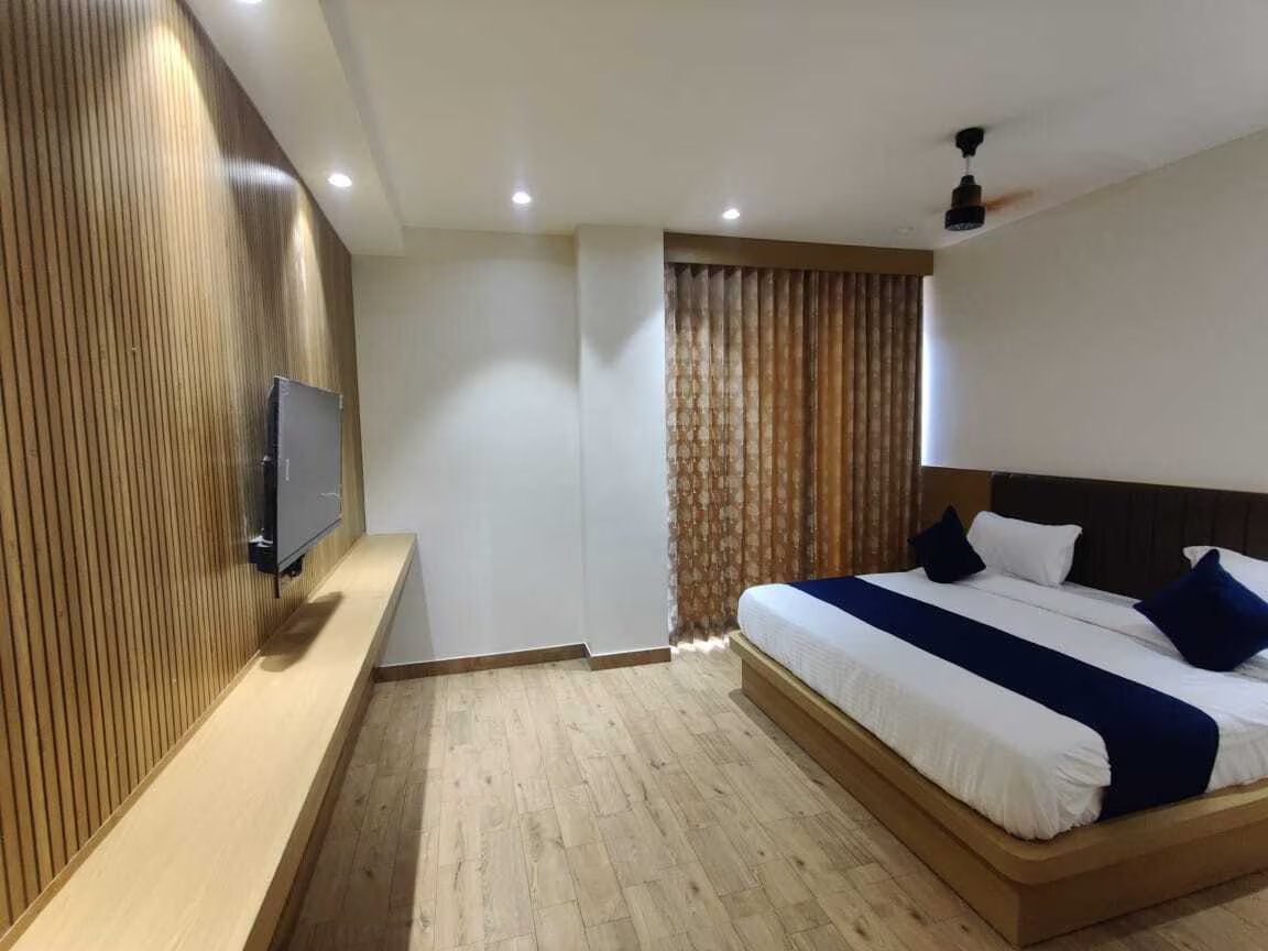Luxury Room - Shree Krishna Sudama